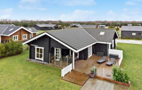 Lovely Home In Væggerløse With Kitchen, Bogø By